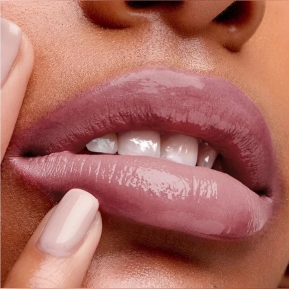 REALHER Lip Gloss - I am Awesome - 1.5 ml New In Box (NIB) - Picture 3 of 9